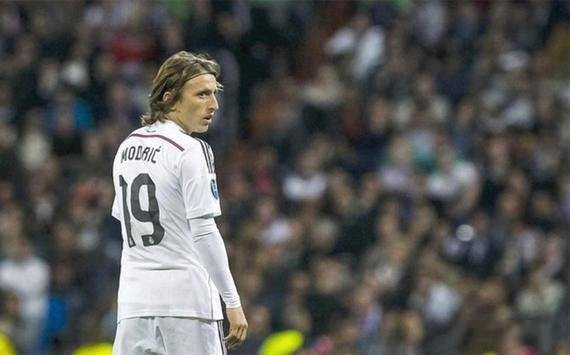 足球英超球迷怒喷转播商调整赛程