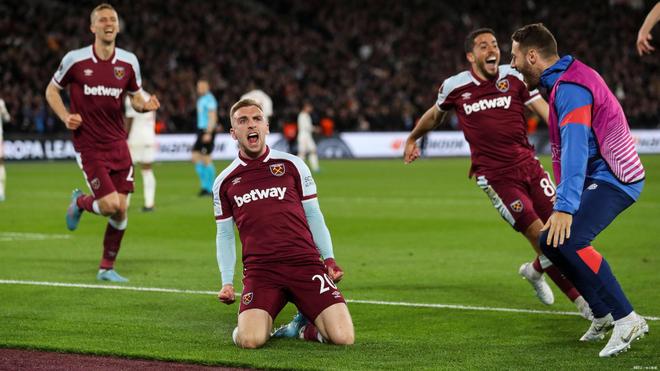 足球英超历史第2000场比赛达成