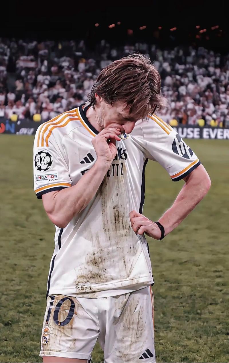 篮球火箭助教临场指挥表现亮眼